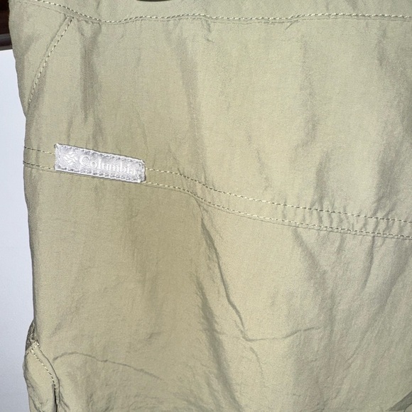 Columbia Women's Cross On Over Cargo Omni-Wick Khaki Shorts Size Small - Picture 4 of 6